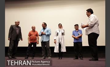 مراسم اهدای جایزه بهترین بازیگر مرد جشنواره مسکو به فرهاد اصلانی‎ 11