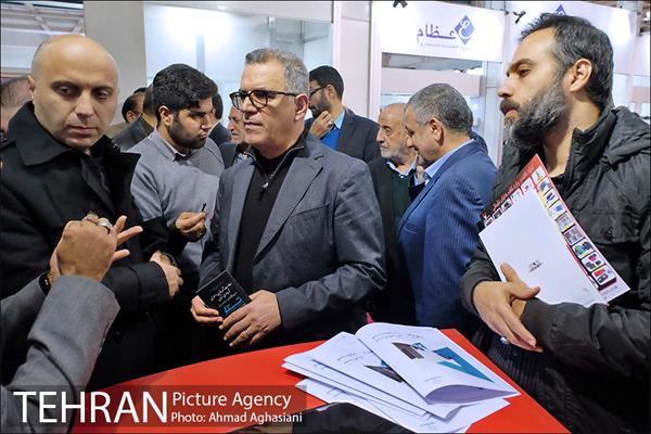بازدید مشاور و مدیر کل دفتر شهردار تهران از هفتمین نمایشگاه ایران ساخت 7