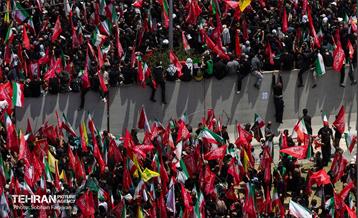 تشییع پیکر آقای شهید ایران - 3 10