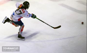 اسکیت هاکی روی یخ زنان 26