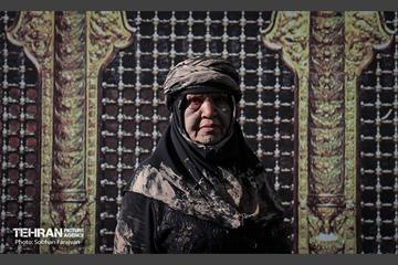 حبُّ الحُسَین هویّتُنا 13