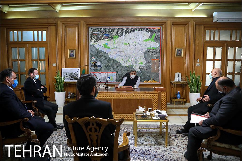 جلسه مشترک شهردار تهران با مدیران‌عامل پرسپولیس و استقلال 19