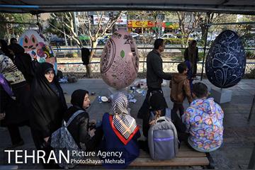 جشنواره تخم مرغ رنگی در بلوار کشاورز 25
