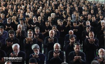 اقامه نماز ظهر عاشورا 17