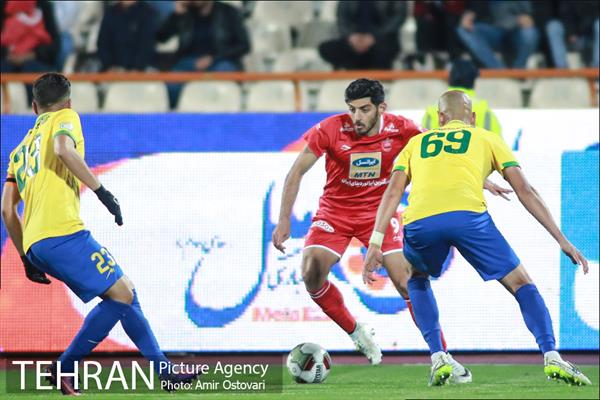 دیدار تیم‌های پرسپولیس تهران و نفت ابادان 12