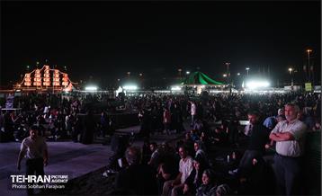 آئین بدرقه زائران اربعین در میدان آزادی 35