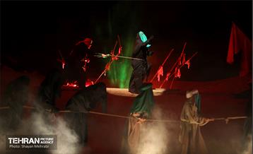 نمایش بزرگ میدانی «تنهاتر از مسیح» 34