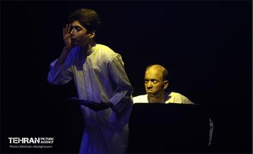 نمایش آیینی خانه ای از گل و اندوه 69