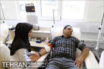 بازدید شهردار تهران  از اداره کل انتقال خون استان تهران 24