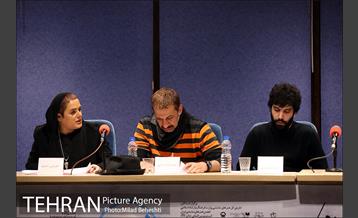 نمایشنامه خوانی سالی که دو بار پاییز شد 27