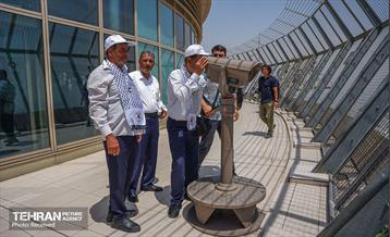 بازدید بیش از ۱۰۰ خانواده شهدای غزه از برج میلاد 25