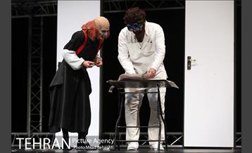 نمایش هملت‎ 7