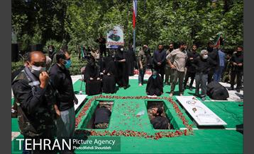 مراسم تشییع و خاکسپاری دو شهید گمنام دفاع مقدس در بوستان اندیشه 17