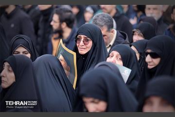 تشییع پیکر مطهر شهدای ناوشکن دنا 37