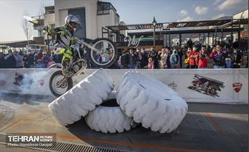 رانـد نهایی مسابقات قهرمانی موتور تریال  30