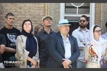 بازدید هیات دیپلماتیک از بناهای تاریخی منطقه ۱۲ 10
