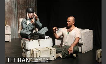 نمایش برای کلاه آهنی ها‎ 17