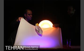 نمایش رومئو و ژولیت یا تو چرا تیبالت رو کشتی؟ 16