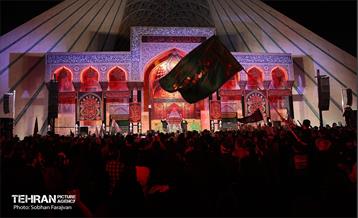 آئین بدرقه زائران اربعین در میدان آزادی 6