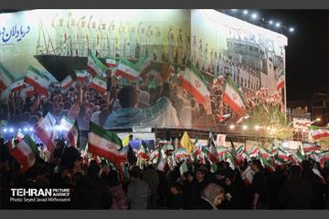 تجمع شب سی‌وچهارم در میدان انقلاب 10