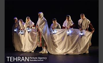 نمایش اتول سورون‎ 21