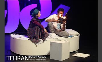 نمایش شب دشنه های بلند‎ 8