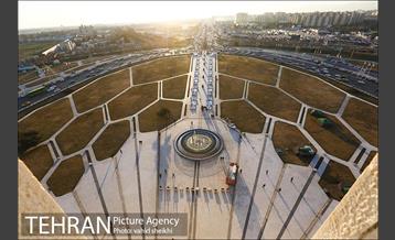 مجموعه فرهنگی هنری برج آزادی 18