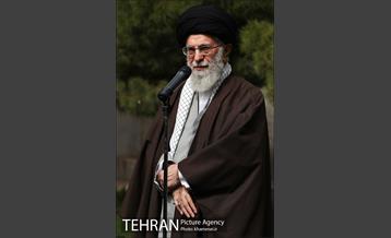 کاشت نهال توسط رهبر معظم انقلاب اسلامی 2