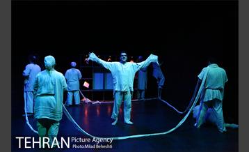 نمایش در انتظار ماهی سیا متوسط 14