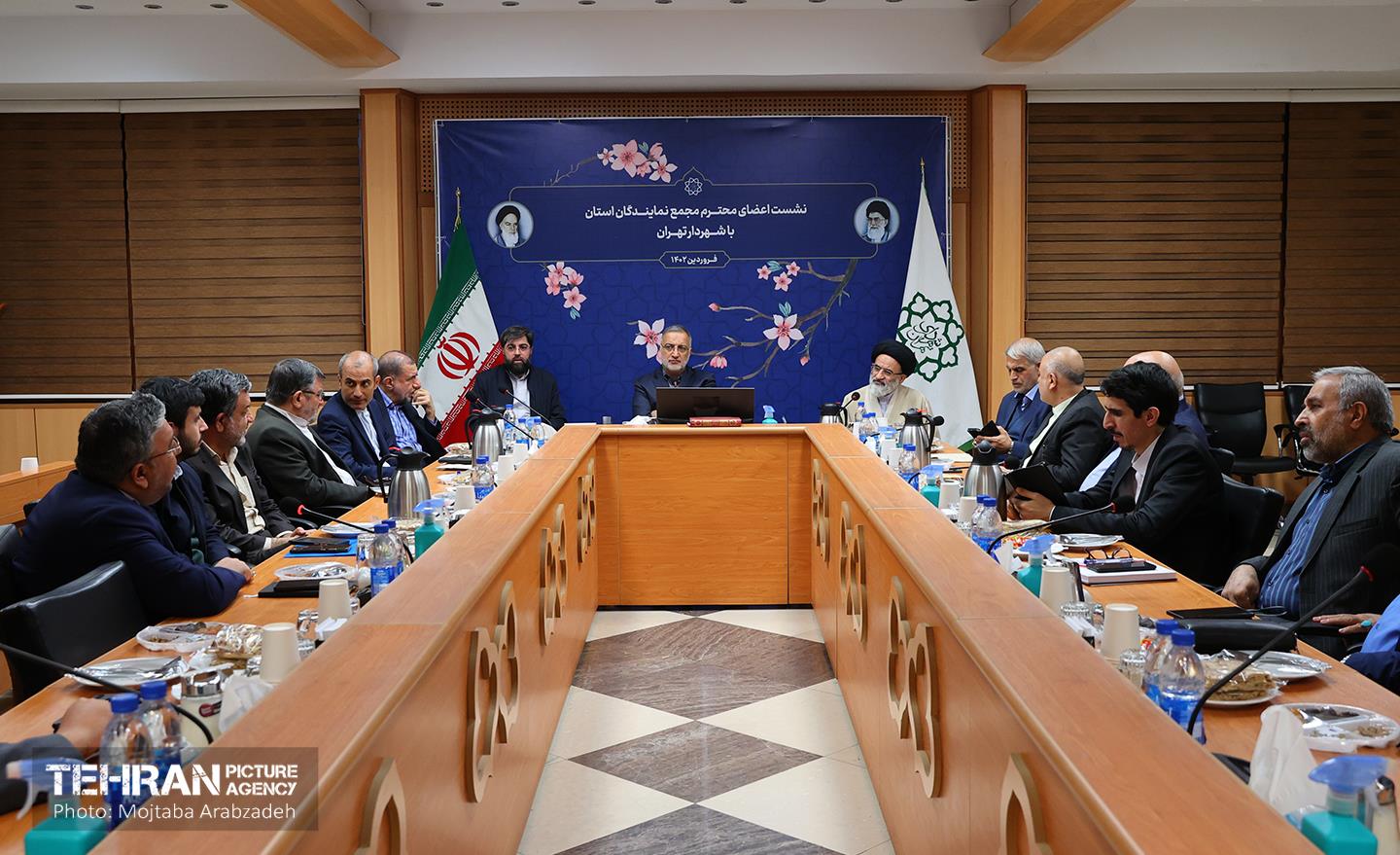 نشست اعضای مجمع نمایندگان استان با شهردار تهران 32