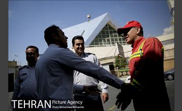 پذیرایی ایستگاه های آتش نشانی از شهروندان و دانش آموزان 2