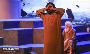 نوانمایش‌ هامان در برج‌ میلاد تهران 35