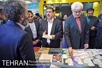 بازدید حسینی مکارم سرپرست شهرداری تهران ار نمایشگاه کتاب 22