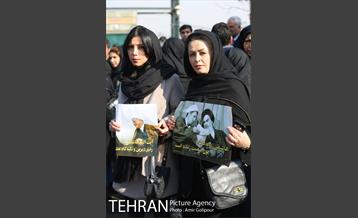 حضور مردم در حرم مطهر امام (ره) برای تشییع پیکر آیت الله هاشمی رفسنجانی 11