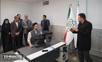 افتتاح ۳ ایستگاه شارژبرقی و رونمایی از تاکسی برخط 18