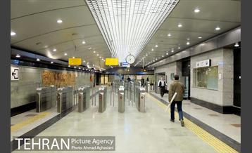 اجرای برنامه تاتر ترافیکی برای کودکان و دانش آموزان در مترو  راه آهن 24