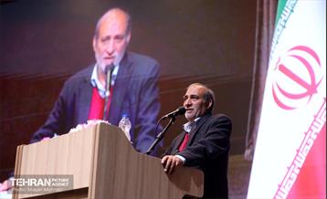 آیین تجلیل از برگزیدگان مناطق 22 گانه 38