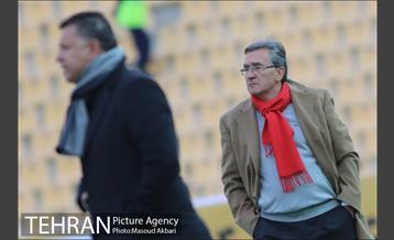 دیدار تیم های فوتبال نفت تهران و پرسپولیس