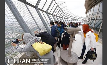 بازدید مهمانان خارجی سی و دومین نمایشگاه بین المللی کتاب تهران از برج میلاد  9