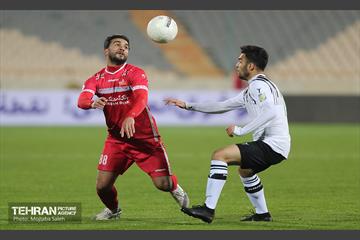 دیدار تیم های فوتبال پرسپولیس تهران و نفت مسجد سلیمان 25