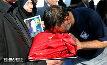 آیین اهتزاز پرچم گنبد ائمه اطهار "گنبد عاشقی" 15