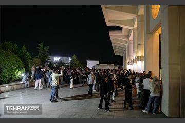 اکران عمومی قسمت پایانی سریال پایتخت در برج میلاد 24