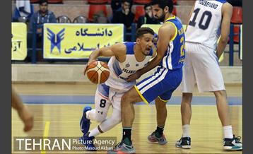 رقابت بسکتبال تیم های دانشگاه آزاد - پتروشیمی بندر امام