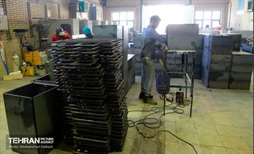 مراحل ساخت المان های نمایشگاه نشان عاشقی