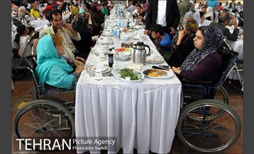 ضیافت افطار جمعی از معلول جسمی و حرکتی با شهردار تهران 20