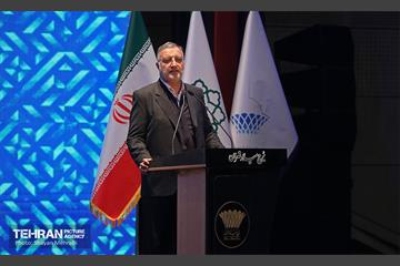 بزرگداشت مقام زن و مادر در برج میلاد 15