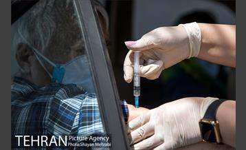 بزرگترین مرکز واکسیناسیون خودرویی کرونا در تهران 26
