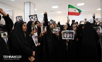 دیدار شهردار تهران با اعضای خانواده شهدای مدرسه شجره طیبه میناب 24