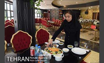 رستوران پردیس قلهک با پرسنل ناشنوا  15