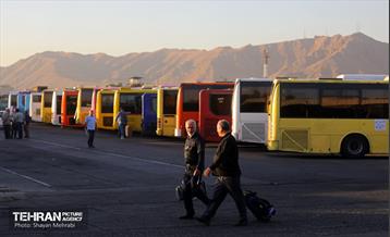 آیین بدرقه کاروان اعزامی اتوبوس های خادم الحسین (ع) 16